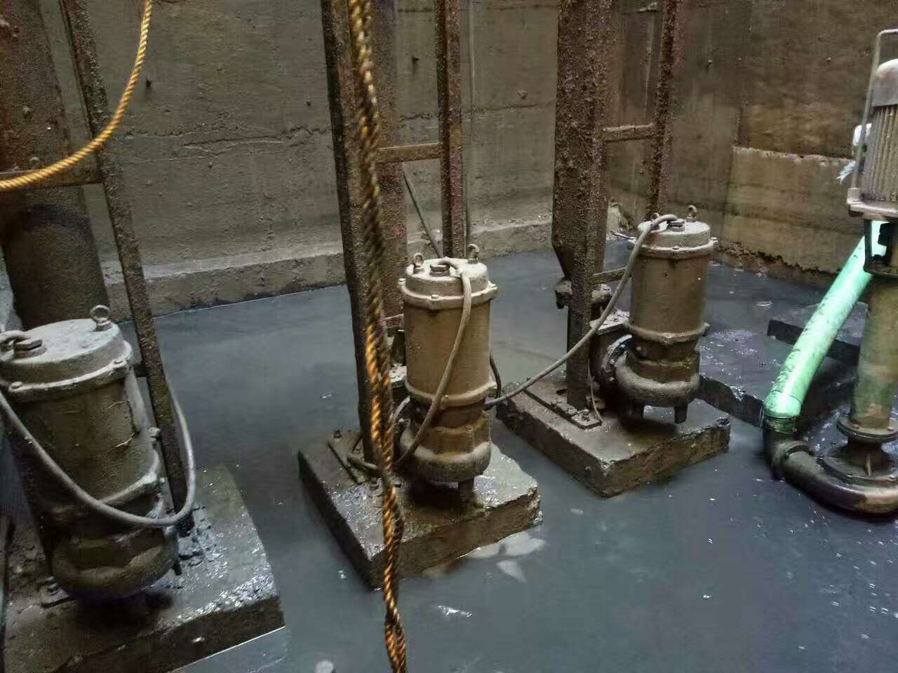 金台污水池清理