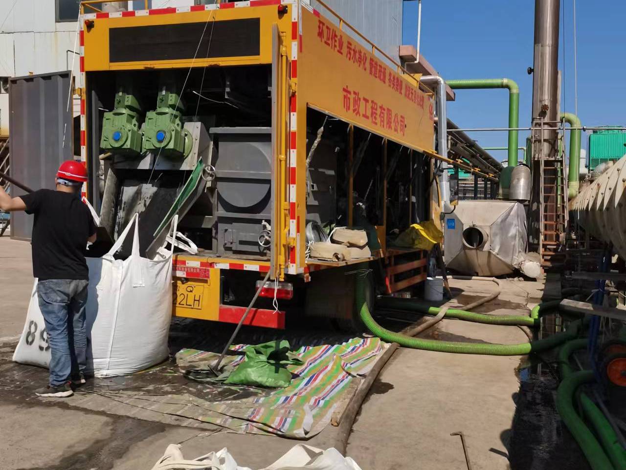 金台淤泥压干处理